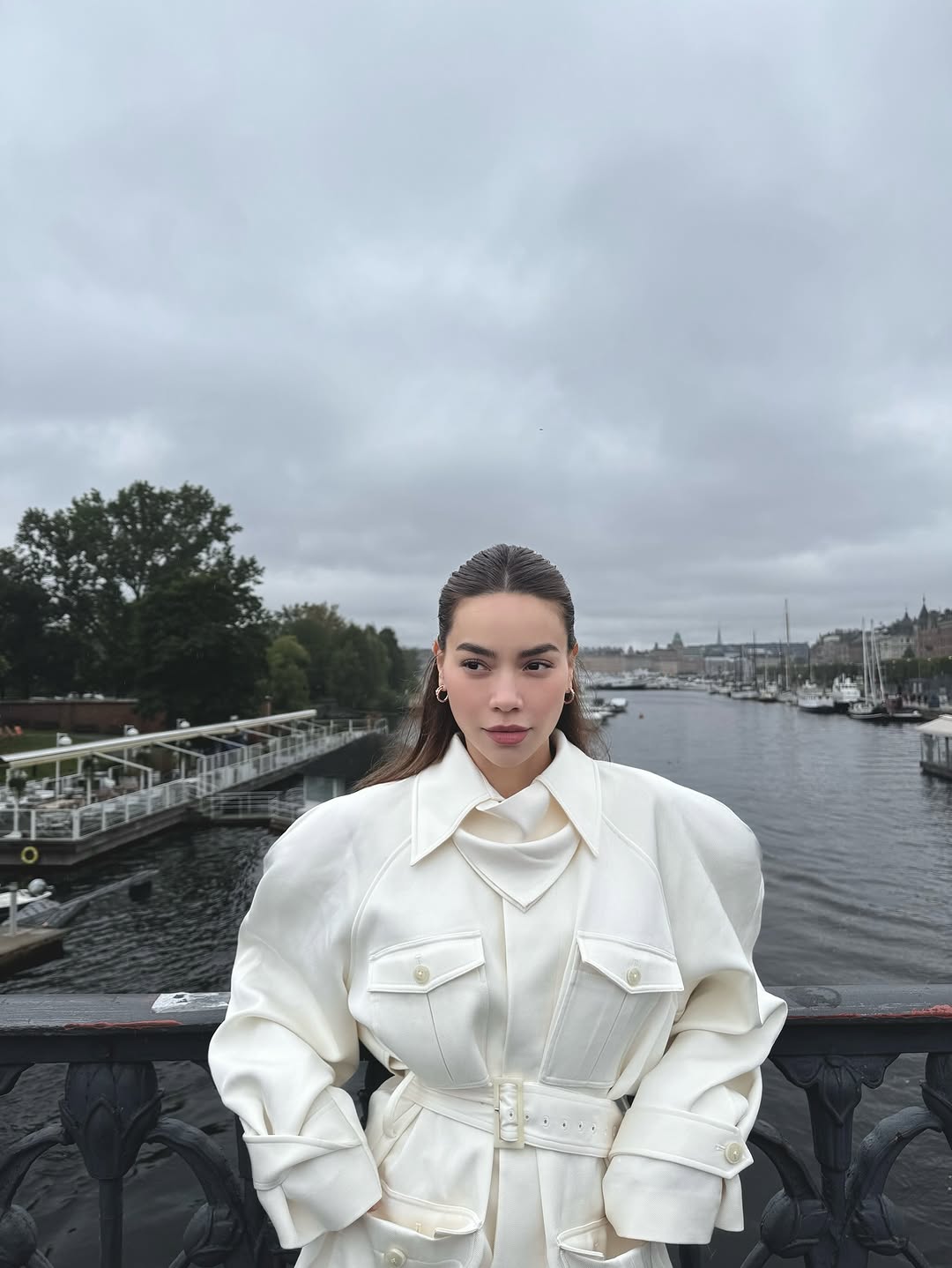 Women'S Fashion Utility Jacket - เสื้อแจ็คเก็ตผูกคอสีขาวล้วน แขนยาว มีกระเป๋า ทรงเข้ารูป เสื้อโค้ทลำลองสำหรับผู้หญิง แฟชั่นฤดูใบไม้ผลิ-ฤดูใบไม้ร่วง