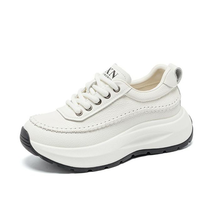 Sneakers Fashion Women - รองเท้าผ้าใบแฟชั่นผู้หญิงลำลอง ปี 2026 สีพื้น หนังวัวแท้ พื้นหนา