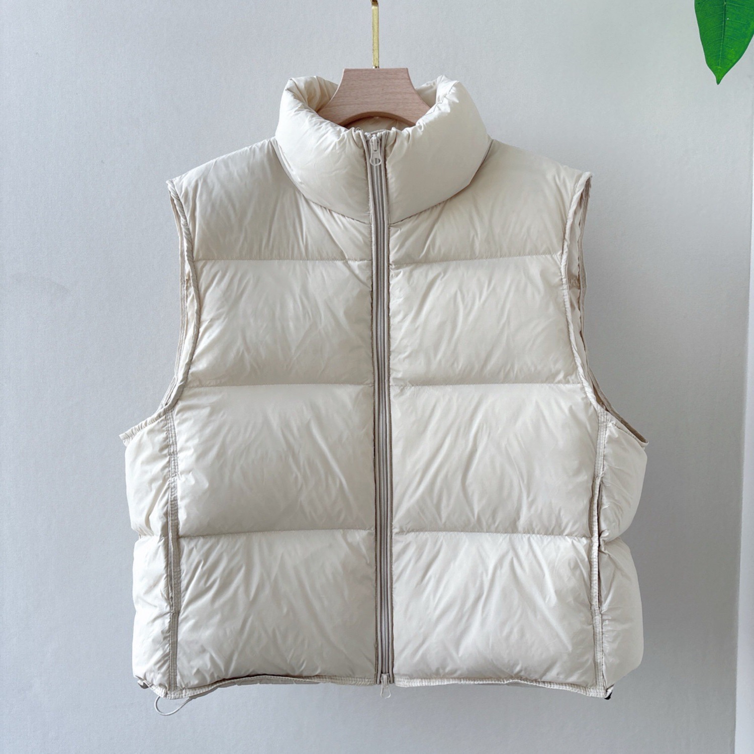 Women'S Fashion Quilted Jacket - เสื้อกั๊กสั้นกันหนาวแบบไม่มีแขนสำหรับผู้หญิง คอตั้ง ซิปหน้า แจ็คเก็ตแฟชั่นลำลอง บุผ้าควิลท์ ทรงครอป