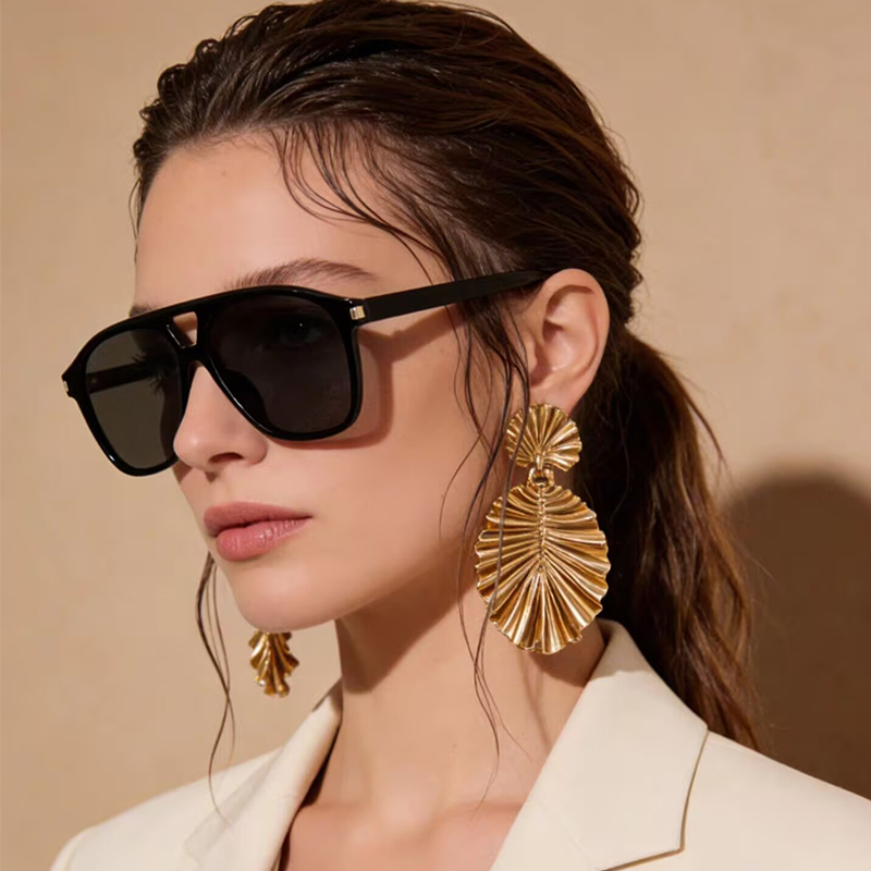 แว่นกันแดดทรงนักบินกรอบใหญ่สุด - Women'S Fashion Week Paris บทวิจารณ์และราคา