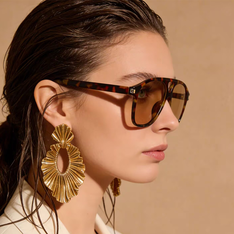 แว่นกันแดดทรงนักบินกรอบใหญ่สุด - Women'S Fashion Week Paris บทวิจารณ์และราคา