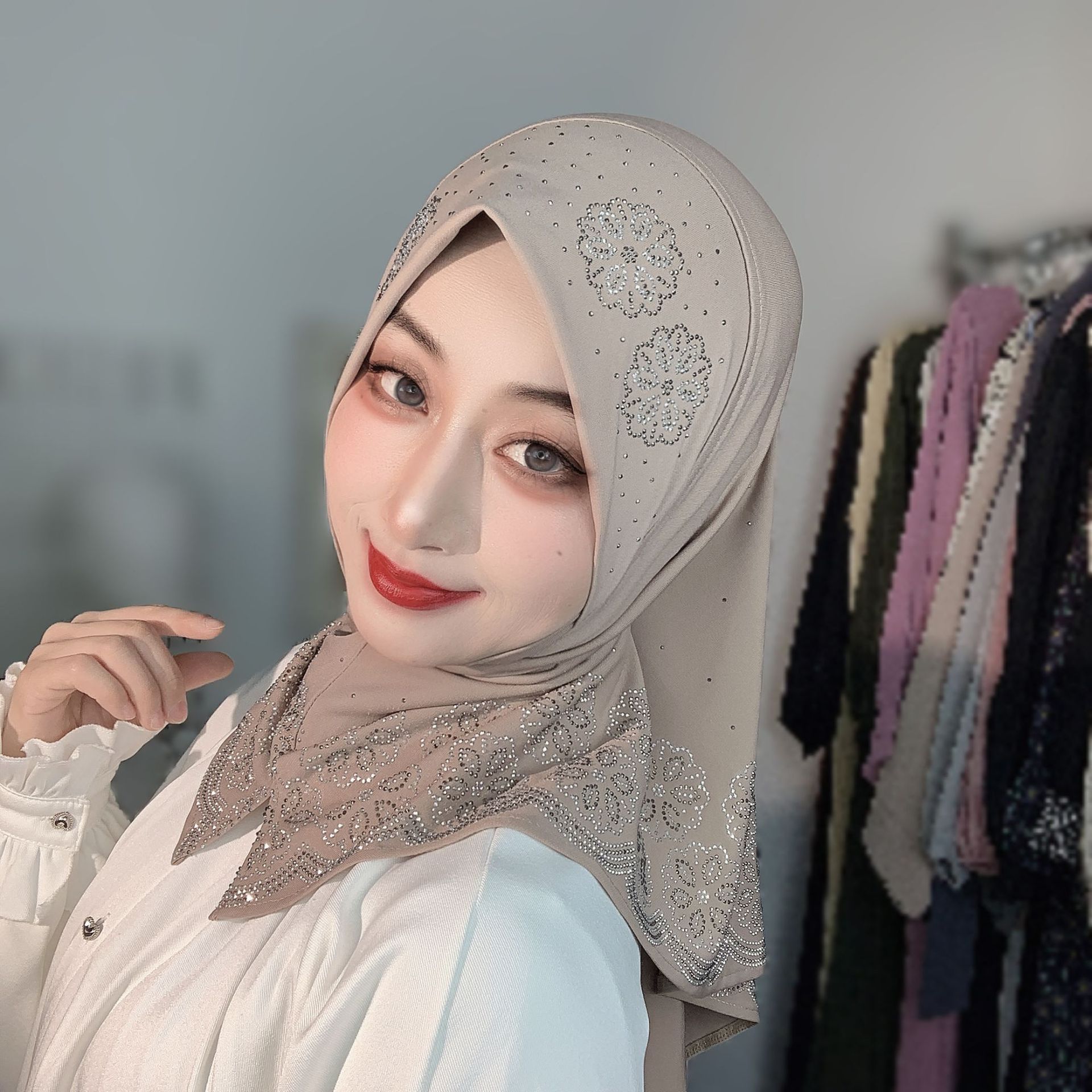 ฮิญาบสำเร็จรูปสำหรับผู้หญิงมุส - Women Fashion Designer บทวิจารณ์และราคา