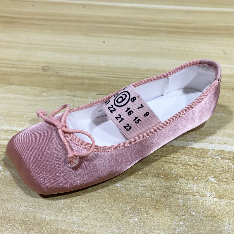 รองเท้าแมรี่เจนผู้หญิงแบบใหม่  - Women Fashion Designer บทวิจารณ์และราคา